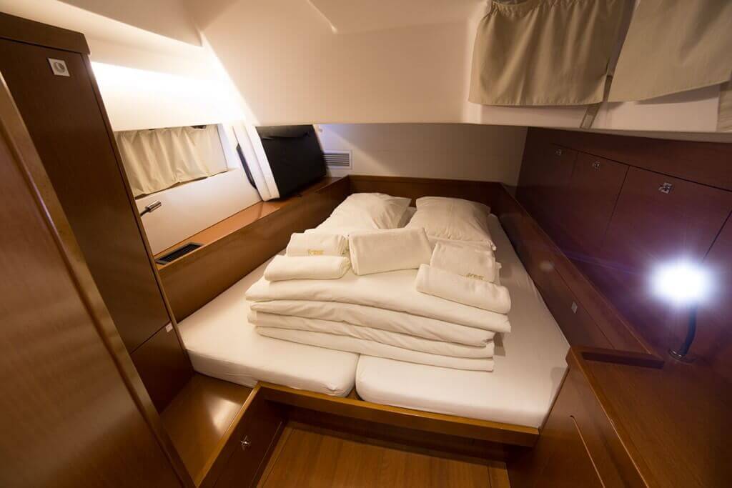 yacht bedroom
